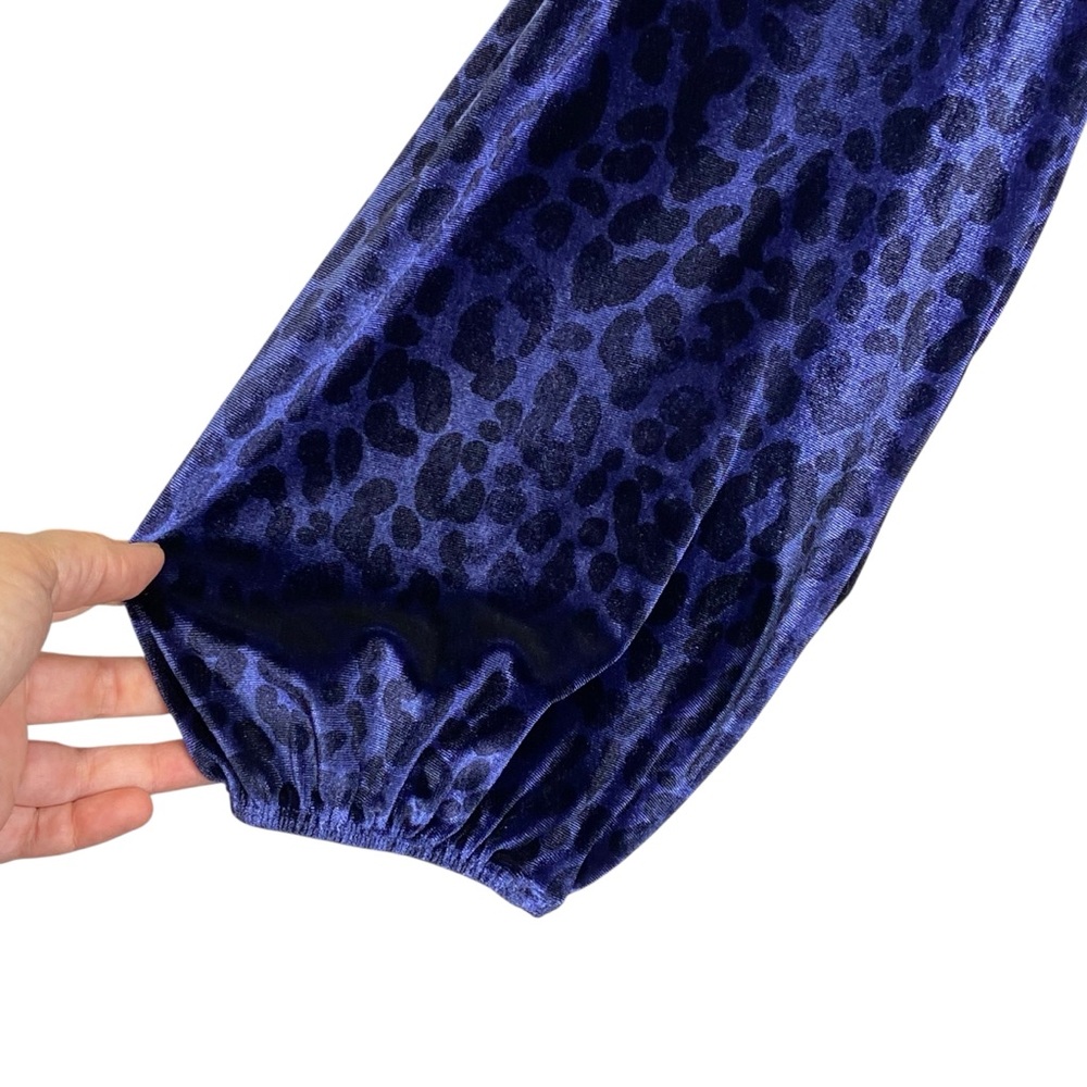 TORRID Velvet Bodysuit Leopard Animal Print Long Sleeve V Neck Blue Size 4 - Picture 6 of 16